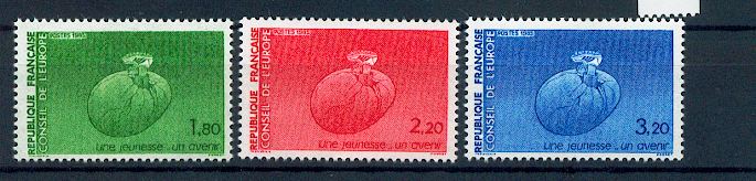 France service  85 87 Conseil de l'Europe neuf ** TB mnh sin charnela faciale 1.1