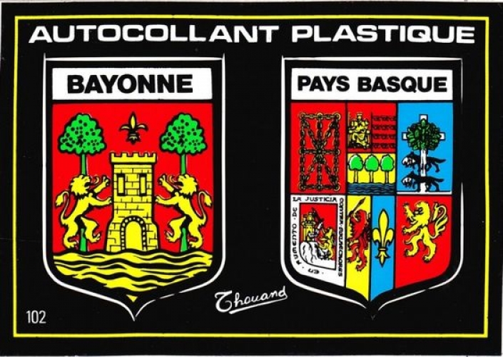 France 64 Bayonne - Blasons adhésifs de la ville & du Pays Basque sur carte postale