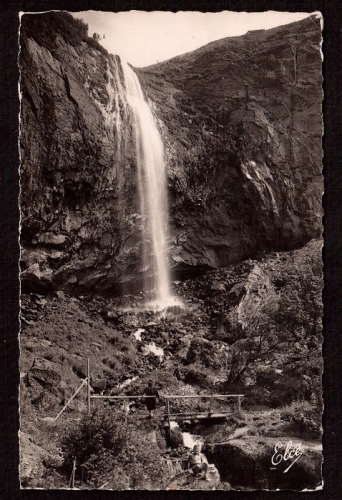 France Cpsm Le Mont-Dore - la cascade