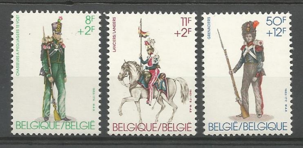 Belgique - 1983 - Tp n° 2108 / 10 - Anciens Uniformes militaires  - Neuf **