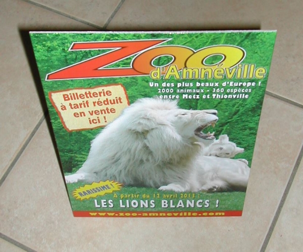 Publicité en carton avec chevalet Zoo d'Amnéville Les Lions Blancs