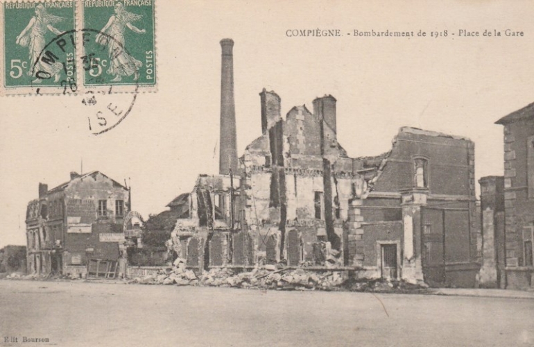 cpa 60 Compiègne  Bombardements de 1918 Place de la Gare