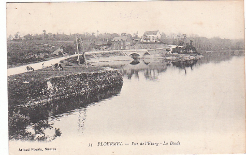 CPA PLOËRMEL (56) VUE DE L'ETANG - LA BONDE (CACHET MILITAIRE du 102e REGIMENT D'ARTILLERIE LOURDE)