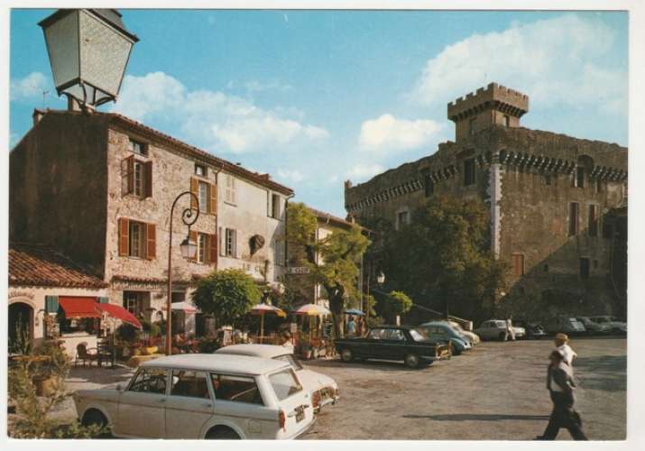 cpm 06 Cagnes-sur-Mer La Place du Château  automobiles 