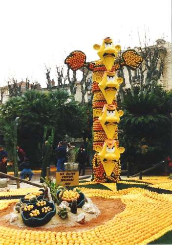 Photo - Fête du citron - Menton - année 1999 - Les Dalton courent toujours