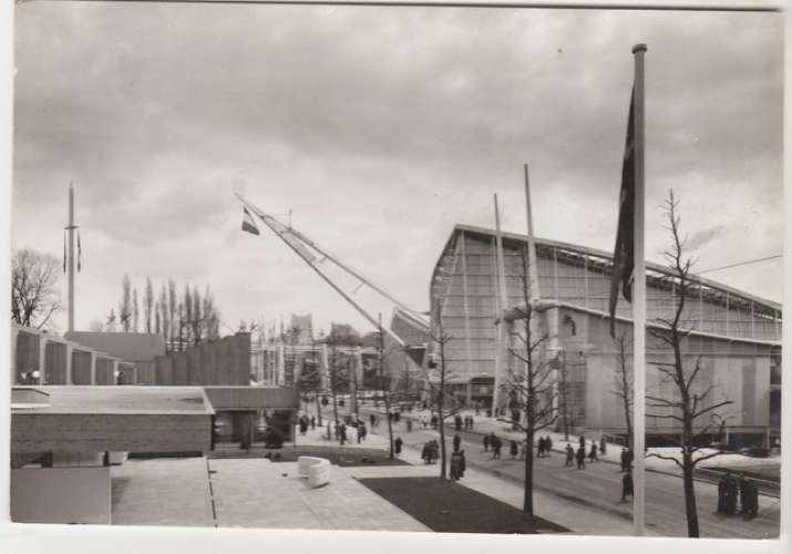 cpm  Bruxelles Exposition universelle 1958 Avenue des Nations 