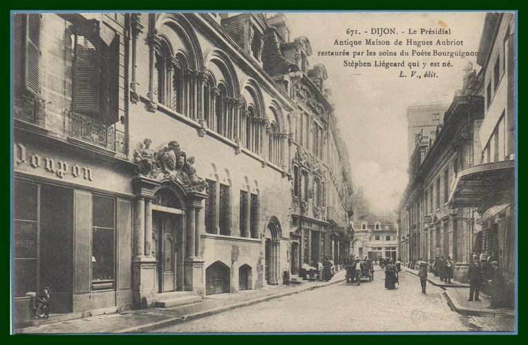 CPA maison Hugues Aubriot Dijon 21 non écrite TB  