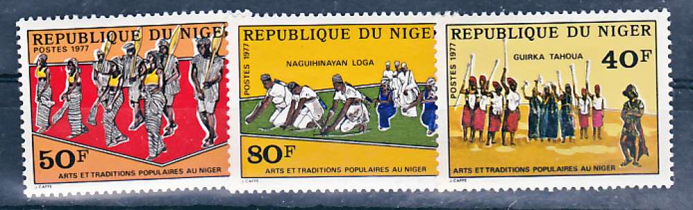 Niger 404 406 traditions populaires et art 1977 neuf **TB  mnh cote 3.6