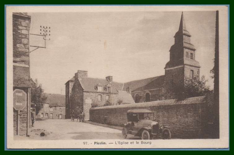 CPA Pleslin eglise bourg non écrite TB tacot GP