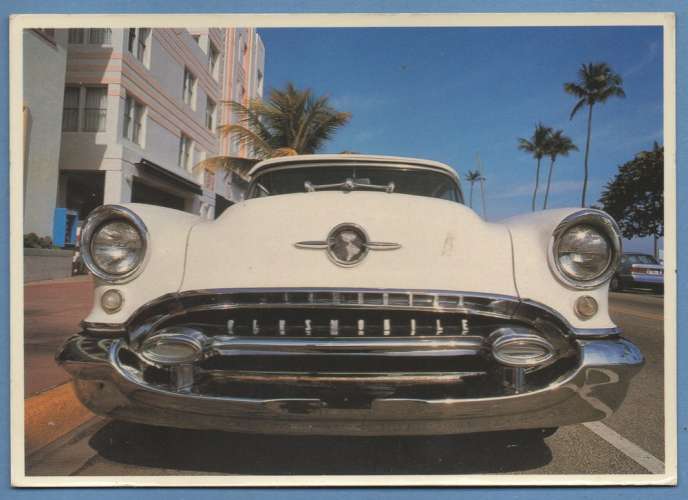 CPSM Voiture de Prestige Oldsmobile non écrite