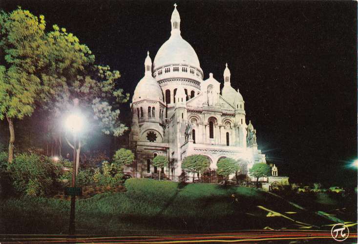 Paris  Sacré Coeur  illuminé