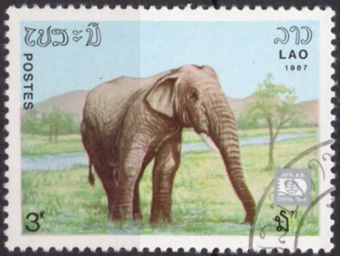 C860 - Y&T n° 794 - oblitéré - Eléphant - 1987 - Laos