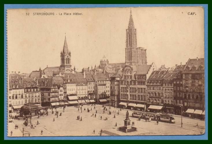 CPA STRASBOURG Place Kléber non écrite TB tramway