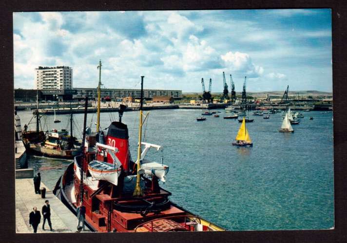 France Cpsm Calais ( P de C ) le port - the harbour - timbre Y&T 1561 (o) 1968