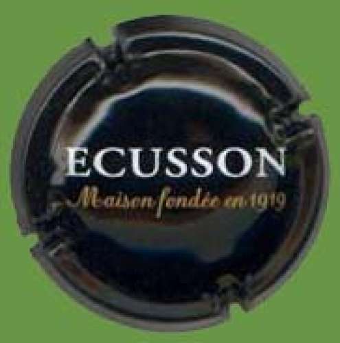 Capsule - Cidre Ecusson - fond noir lettres blanches et or Maison fondée en 1919
