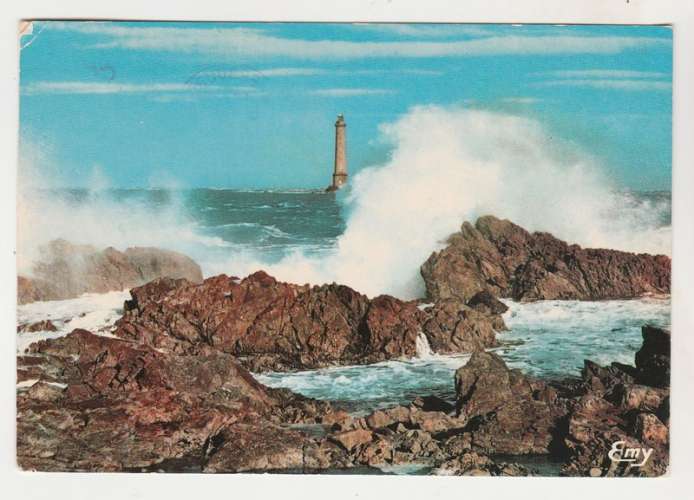 cpm  50 La Hague Le Phare de Goury dans la tempête