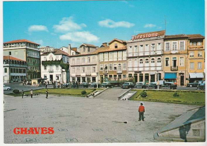 cpm  Portugal Chaves Praça central da cidade