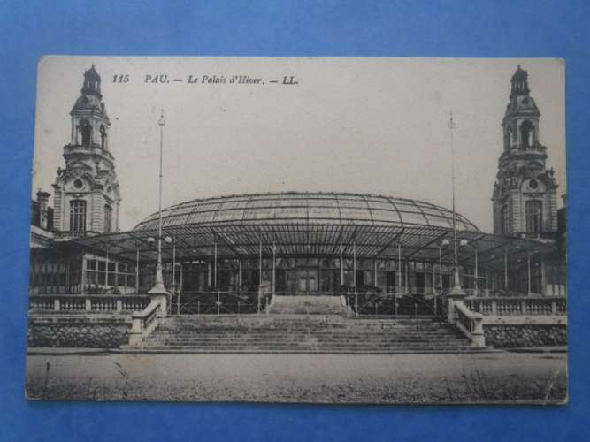 64-PAU le palais d'hiver , circulée en 1922 , 2 scans
