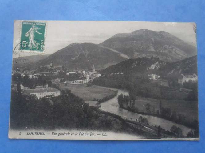 65-LOURDES vue générale , circulée , dos vert