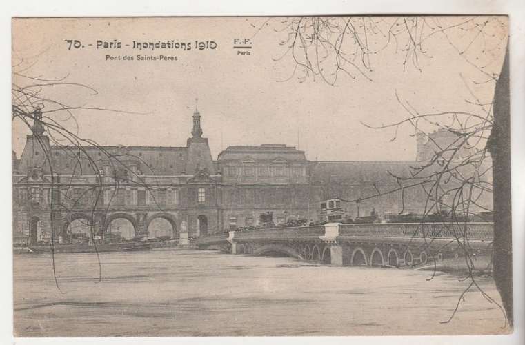   cpa Inondations de Paris 1910  Le Pont des Saints-Pères