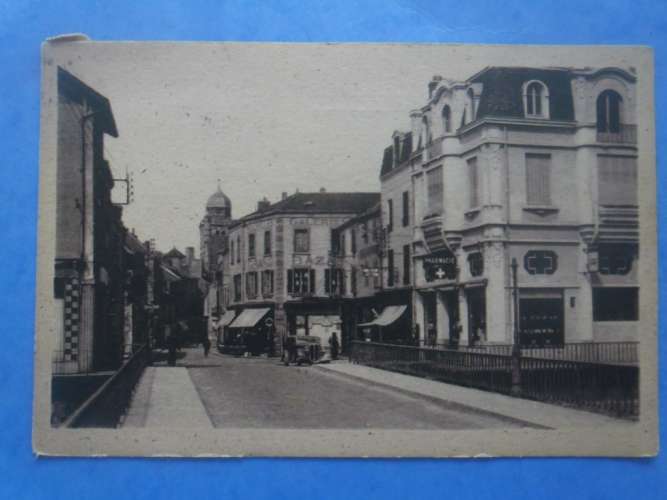 71-PARAY LE MONIAL rue Victor Hugo , circulée