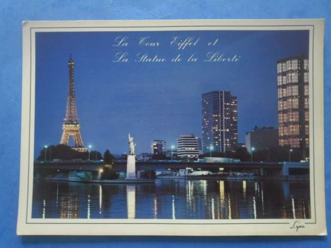 75-PARIS la Tour Eiffel , la nuit
