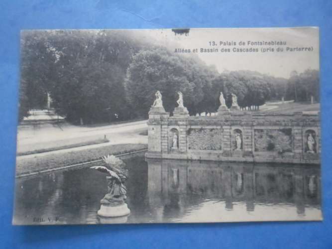 77-FONTAINEBLEAU chateau , bassin des cascades , circulée en 1909 , 2 scans