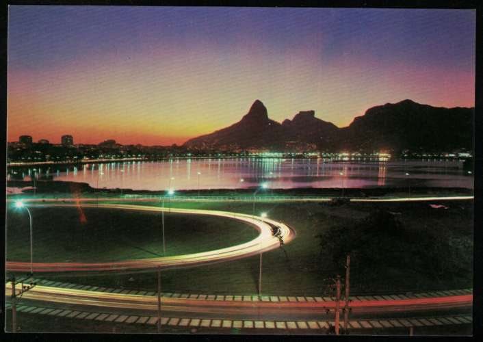 Brésil CP Rio de Janeiro Vue nocturne sur le lagon Rodrigo de Freitas