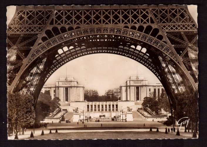 France 1948 Y&T 818  (o palais de Chaillot 12 F seul sur Cpsm palais de Chaillot cachet Nations Unie