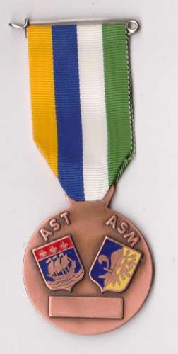 France 1979 Médaille Paris - Mantes 54 km à la marche avec joli ruban et épingle