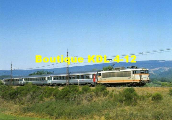 RU 0986 - Train l´ AUBRAC -  loco BB 8611 vers LOUBARESSE - Cantal - SNCF