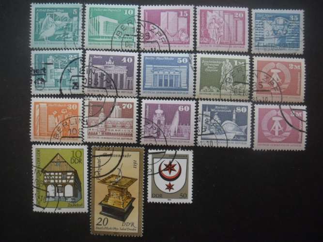 DDR 18 timbres différents oblitérés 