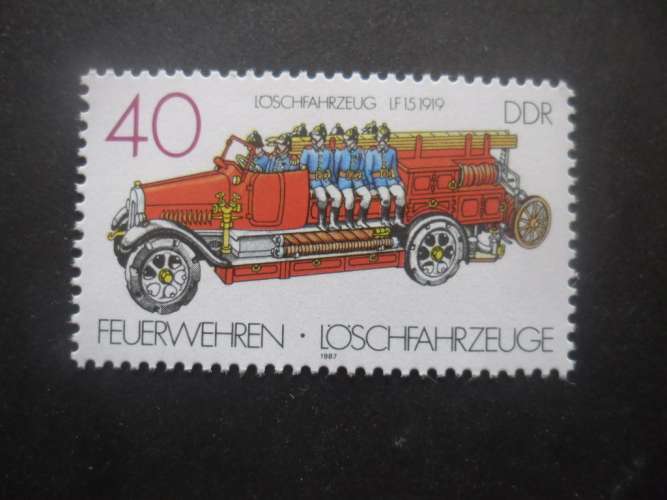 DDR N°2724 véhicule de pompiers neuf ** cote 1€