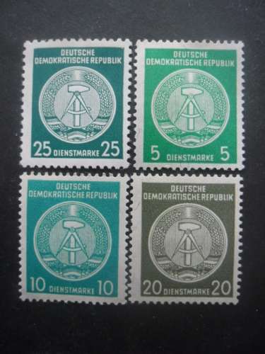 DDR service 4 timbres différents neuf ** 