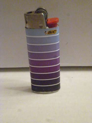 Briquet vide BIC 9 bandes couleurs bleu à noir