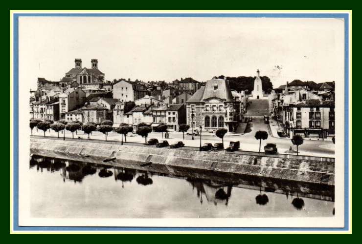CPSM Verdun Le Quai de Londres non écrite BE tacots