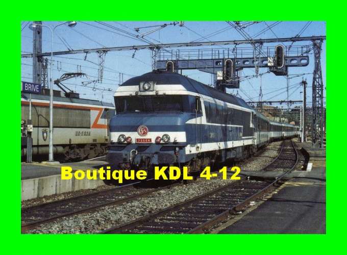 RU 1539 - Train - Loco CC 72004 en gare - BRIVE - Corrèze - SNCF