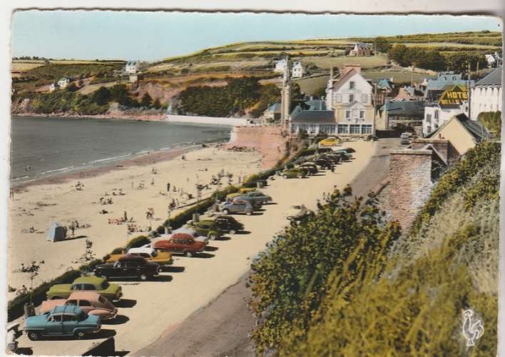   cpsm 22  St-Michel-en-Grève Un coin de la Plage et son Parc à Voitures