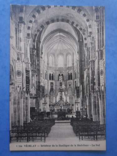 89-VEZELAY basilique de la Madeleine , la nef