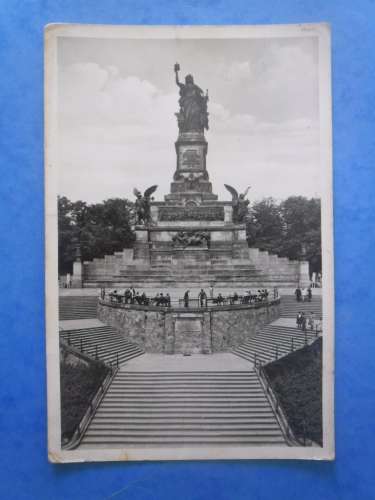 ALLEMAGNE-RUDESHEIM-statue