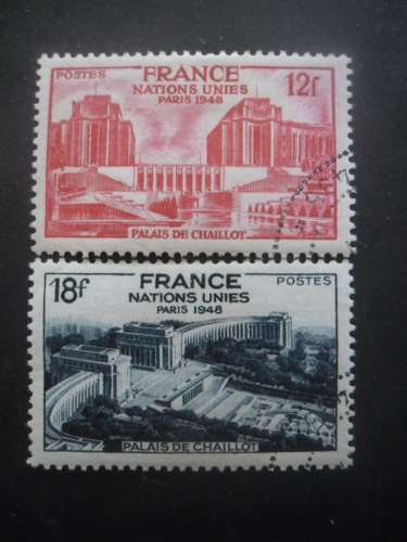 FRANCE N°818 et 819 Palais de Chaillot oblitérés