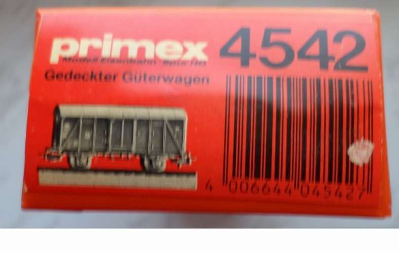 PRIMEX- marklin -fourgon couvert DB n° 4542 neuf.