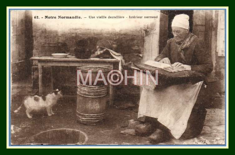 CPA Vieille Dentellière intérieur normand écrite TB chat