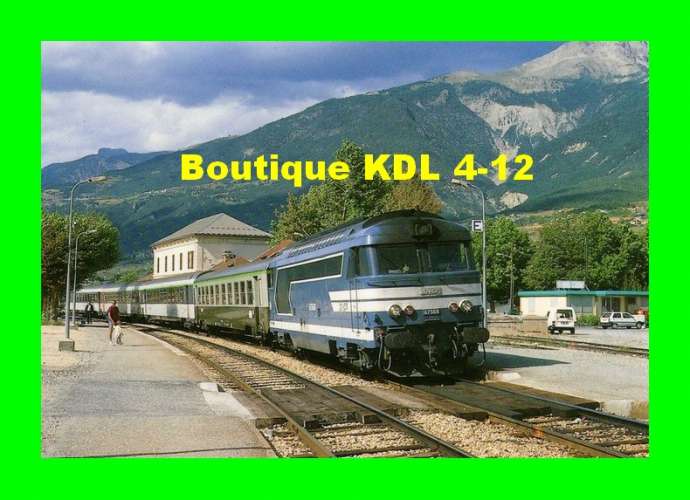 RU 0109 - Train - loco BB 67568 en gare - MONTDAUPHIN-GUILLESTRE - Hautes ALpes - SNCF