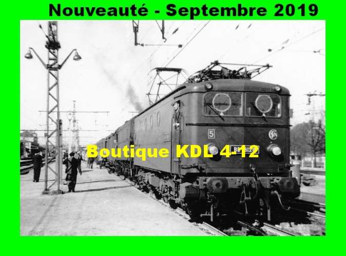AL 609 - Train - Loco BB 8124 en gare de LAROCHE-MIGENNES - Yonne - SNCF