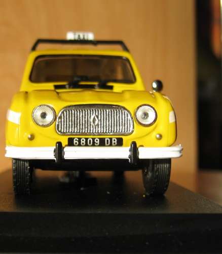 Renault 4 L - Taxi de TANANARIVE - Madagascar - Echelle 1/43 ème