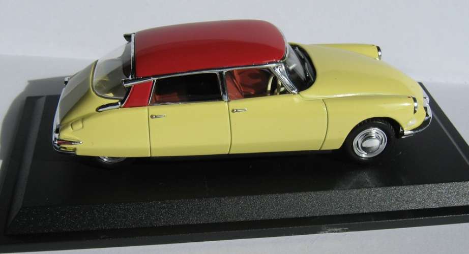 Citroën DS - Slough - Echelle 1/43 ème