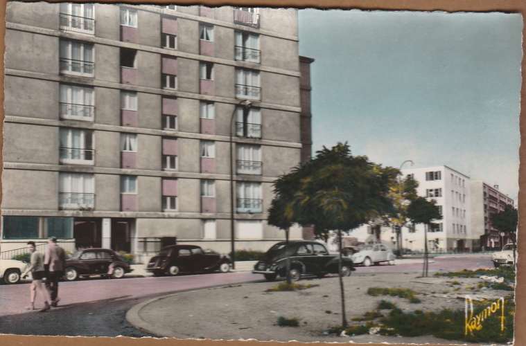 cpsm 93 Aubervilliers  Les Nouveaux Immeubles ( automobiles  )