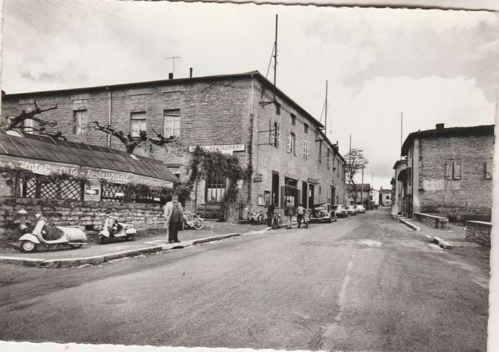 cpsm 69 Liergues La rue principale ( scooters )