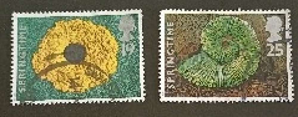 GB 1995 Four Seasons Springtime YT 1794 / 1795